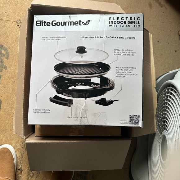 Elite Gourmet Black Indoor Grill with Glass Lid - Picture 7 of 7